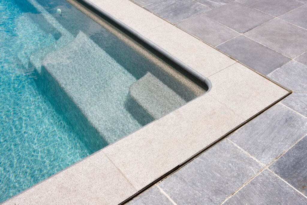 X-Trainer 82 Smokey Quartz